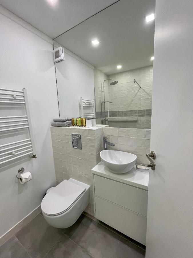 Cozy 1 Bedroom Apartment Oradea Exterior foto